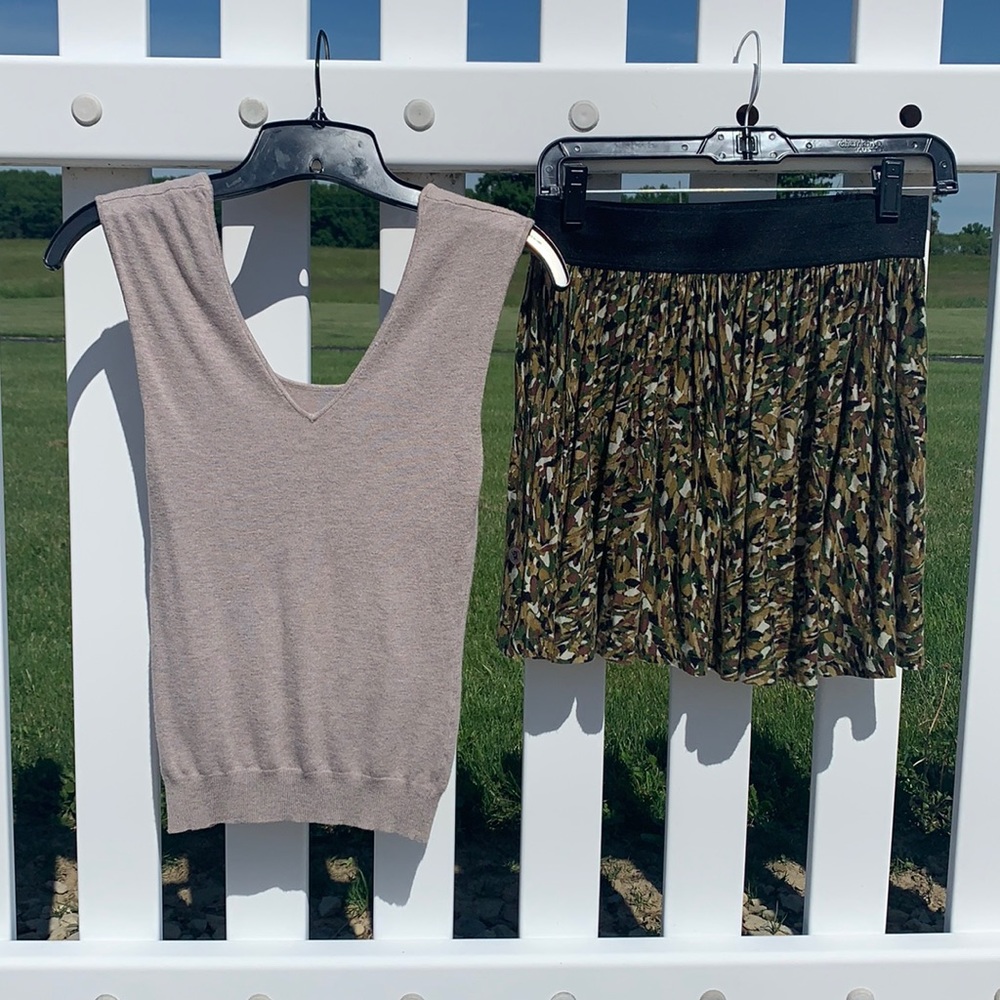 2 for $10.. Cute Camo skirt and V neck Beige - Picture 1 of 7